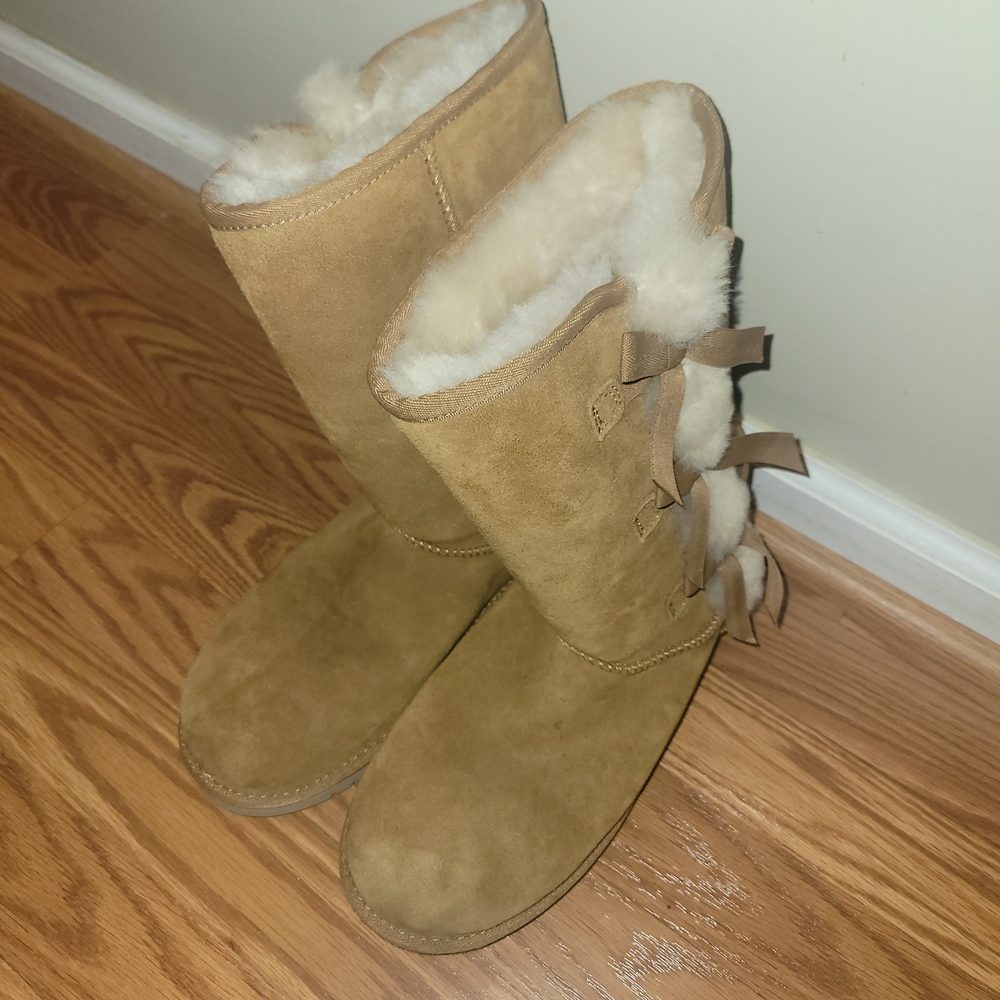 Koolaburra Tan Winter Boots with Shearling Lining